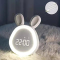 GlowBunny – Söt Barn Alarmklocka med Nattljus & Justerbar Ljusstyrka