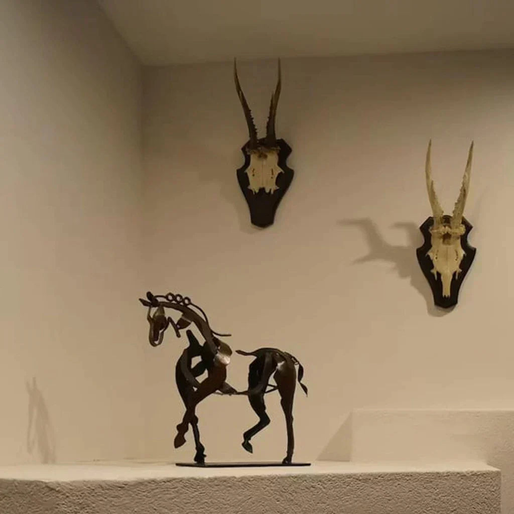 Hästs skulptur - AdonisMetal - Rustik Elegans - Tidlös Dekorativ Bit