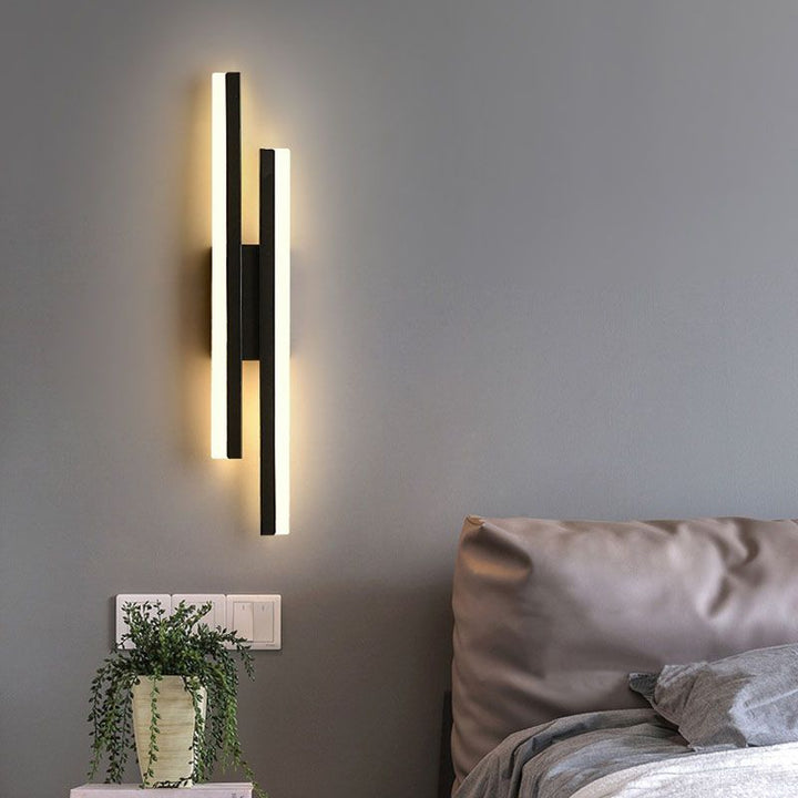 Alana Modern LED Vägglampa - Elegant Svart/Guld Väggbelysning för Vardagsrum och Sovrum
