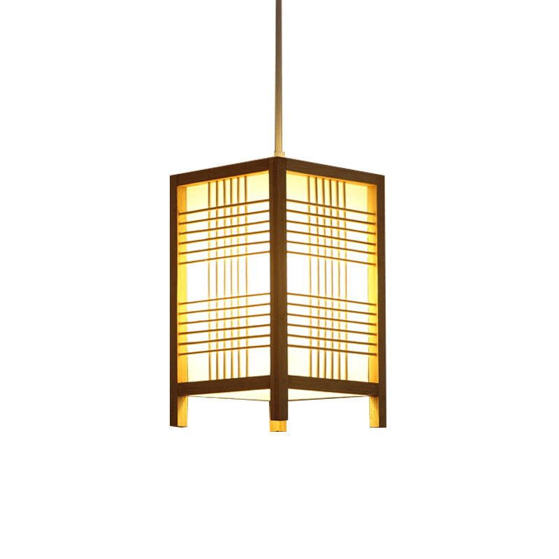 Traditionell Japansk Lampa i Trä