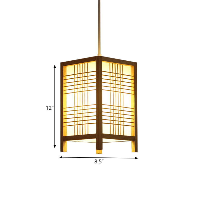 Traditionell Japansk Lampa i Trä