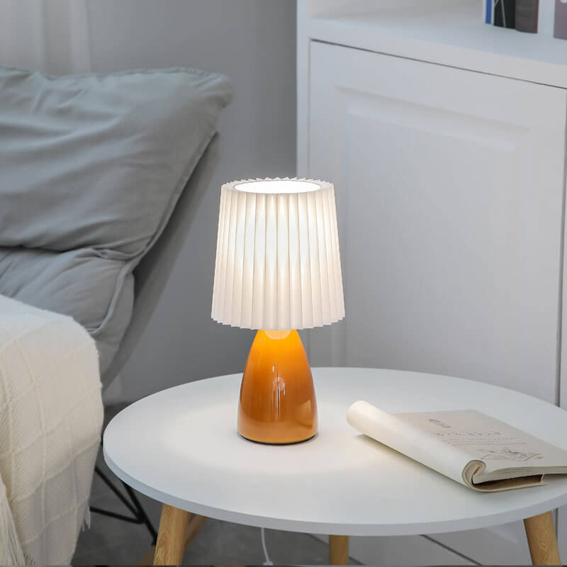 Skandinavisk Retro Bordslampa med Plisserad Skärm och Glasbas