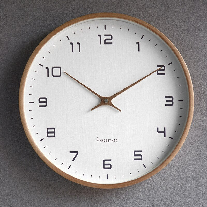 Väggklocka - Luxora - Nordisk design - Massivt trä