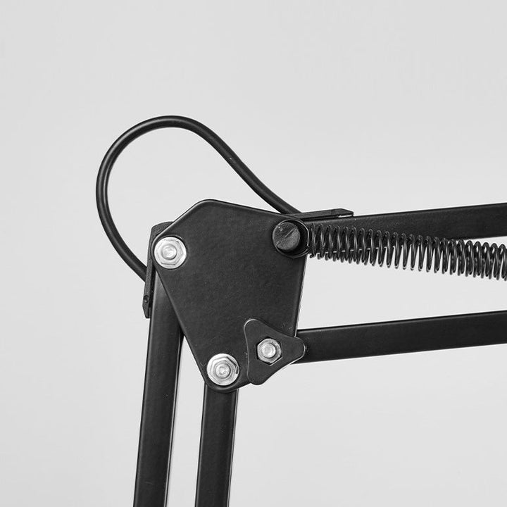 Modern minimalist justerbar bordslampa med lång arm och klämma tillverkad av ABS med 1 ljuskälla för sovrummet