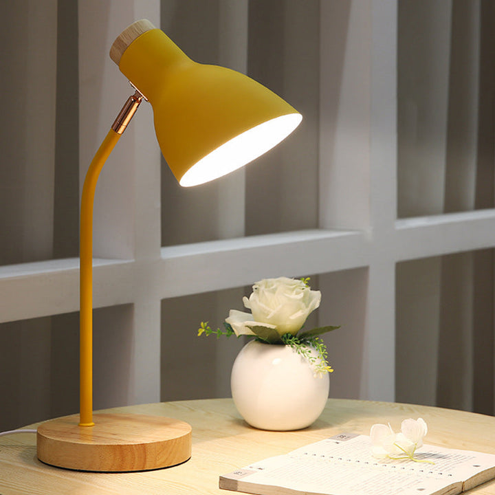 Ficklampformad svängbar bordslampa Macaron Metall 1-lamps nattlampa för barnrum
