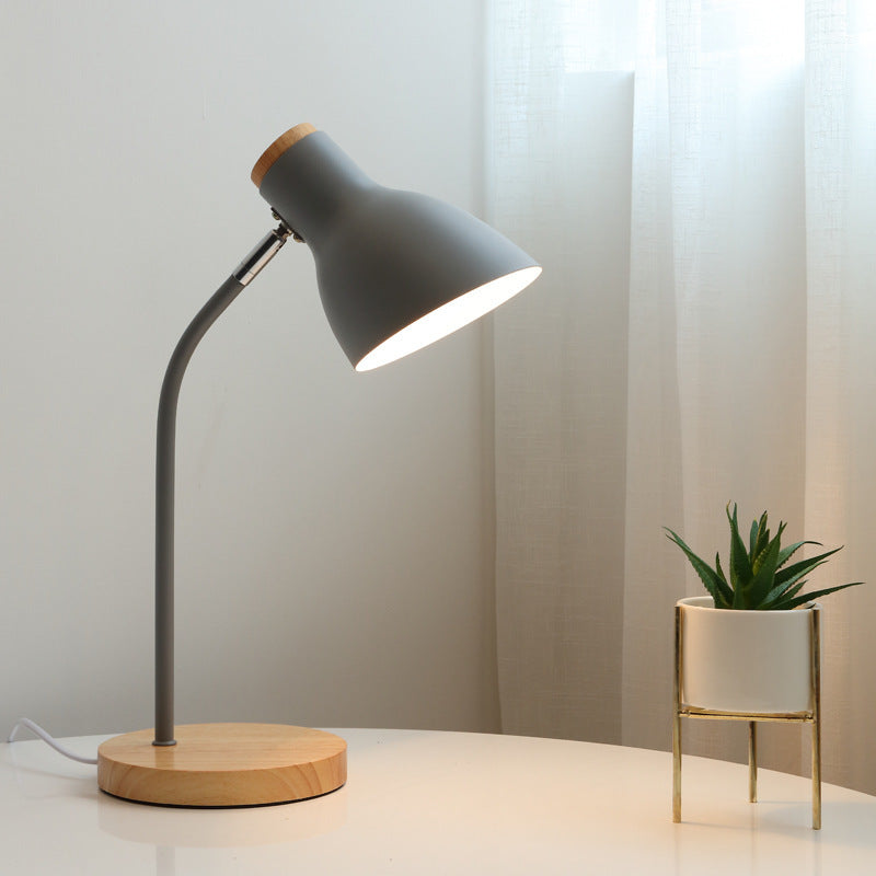 Ficklampformad svängbar bordslampa Macaron Metall 1-lamps nattlampa för barnrum