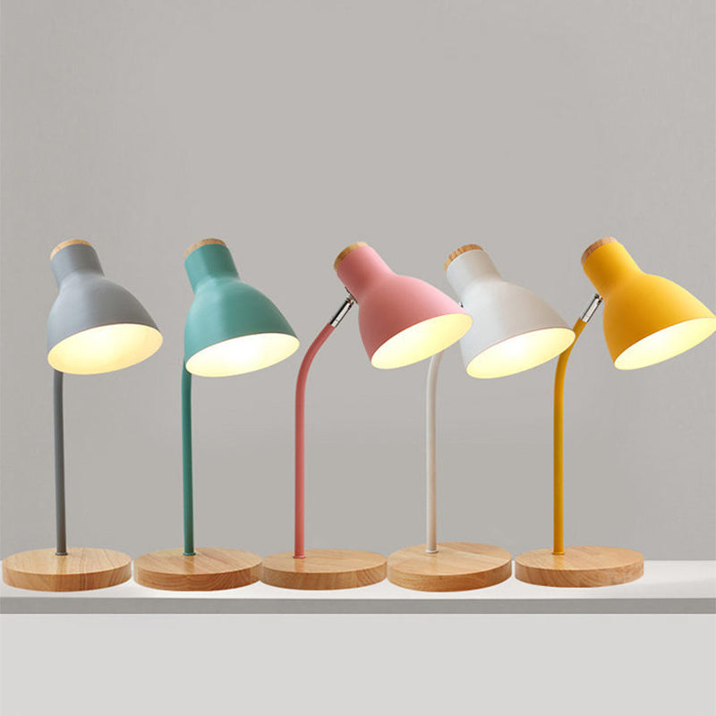 Ficklampformad svängbar bordslampa Macaron Metall 1-lamps nattlampa för barnrum