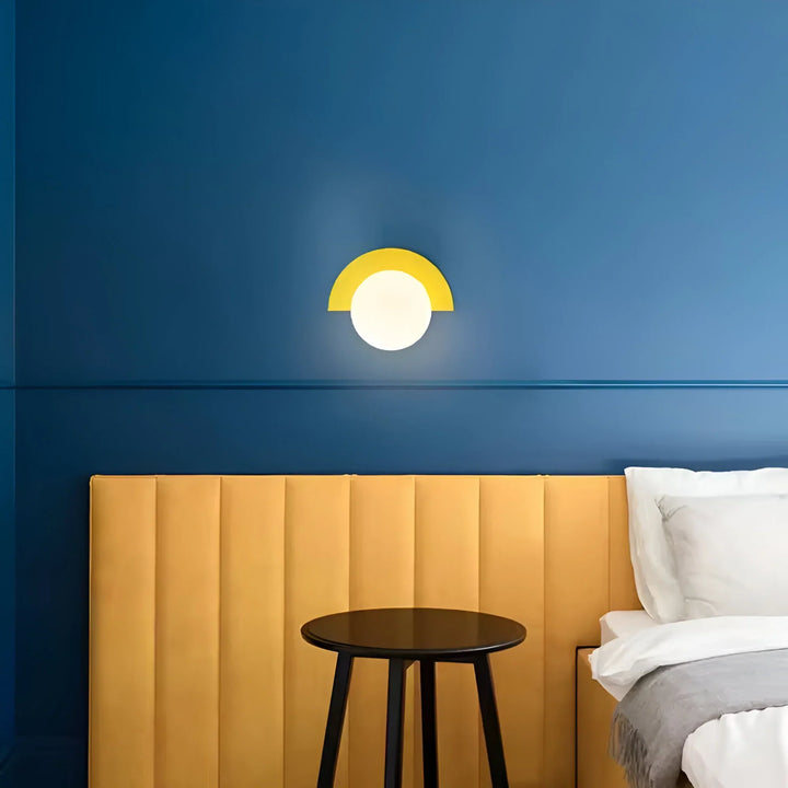 LumiGlow – Modern Halvmåne Vägglampa