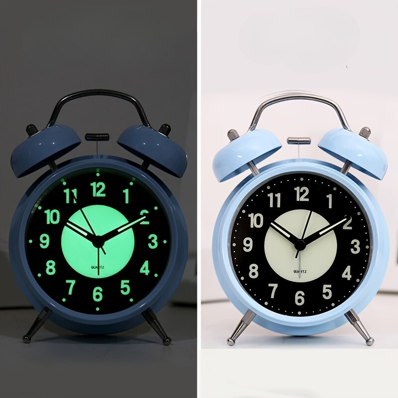 LuminousTime - Elegant Metall Väckarklocka med Mjuk Belysning för Fridfulla Mornar och Nätter