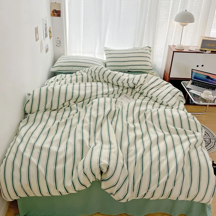 Nordiska Randiga Sängkläder Set