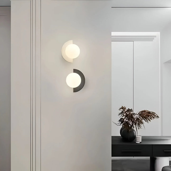 LumiGlow – Modern Halvmåne Vägglampa