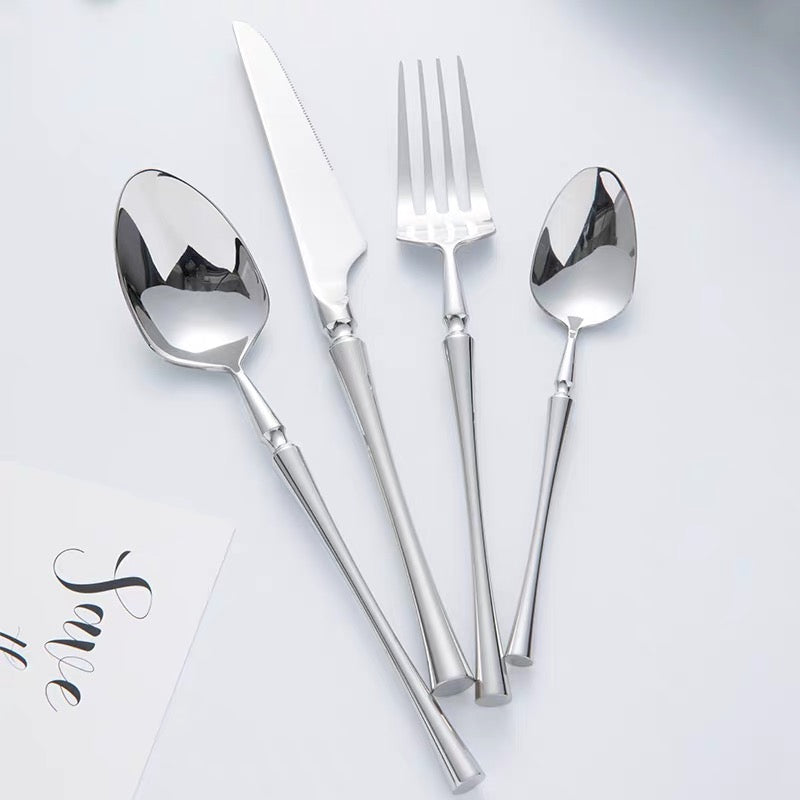 Klassiskt Set i Rostfritt Stål med Eleganta Handtag
