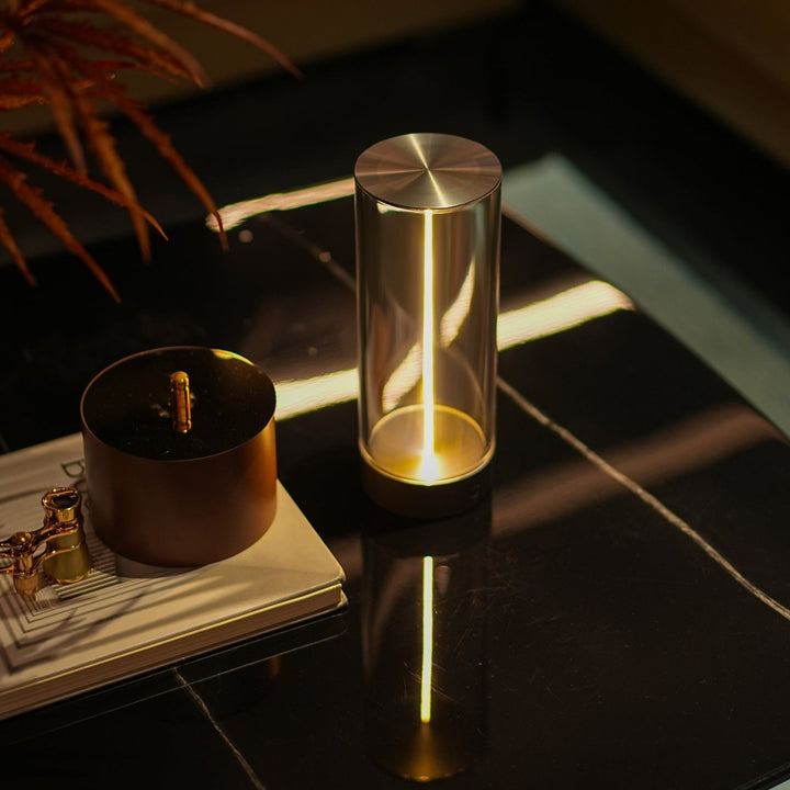 GlowBright | Bärbar LED-lampa med trådlös design