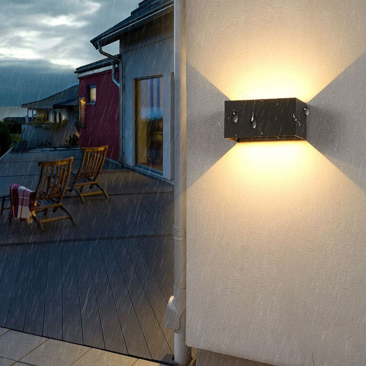Modern vattentät rektangulär LED-vägglampa för utomhusbruk med upp- och nedljus