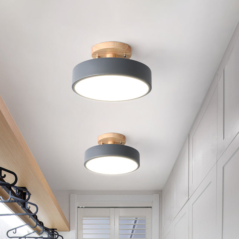 Skandinavisk LED Taklampa med Trä | Modern Trommelform för Hallar och Entréer | Energibesparande Belysning