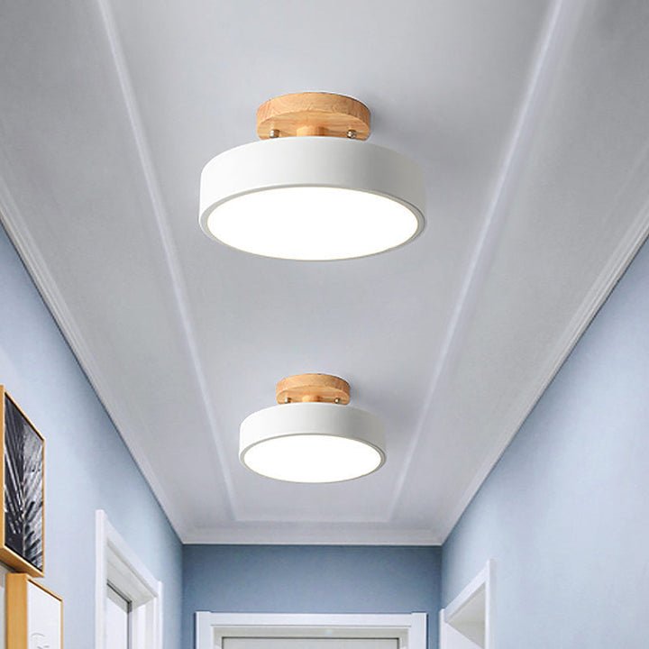 Skandinavisk LED Taklampa med Trä | Modern Trommelform för Hallar och Entréer | Energibesparande Belysning