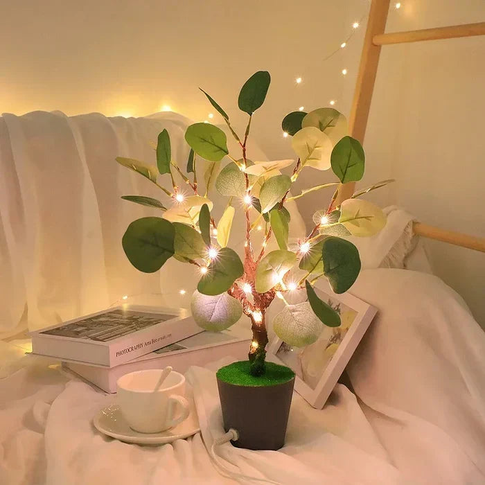 FestiGlow - Julglöd LED-nattlampa med dekorativ kruka
