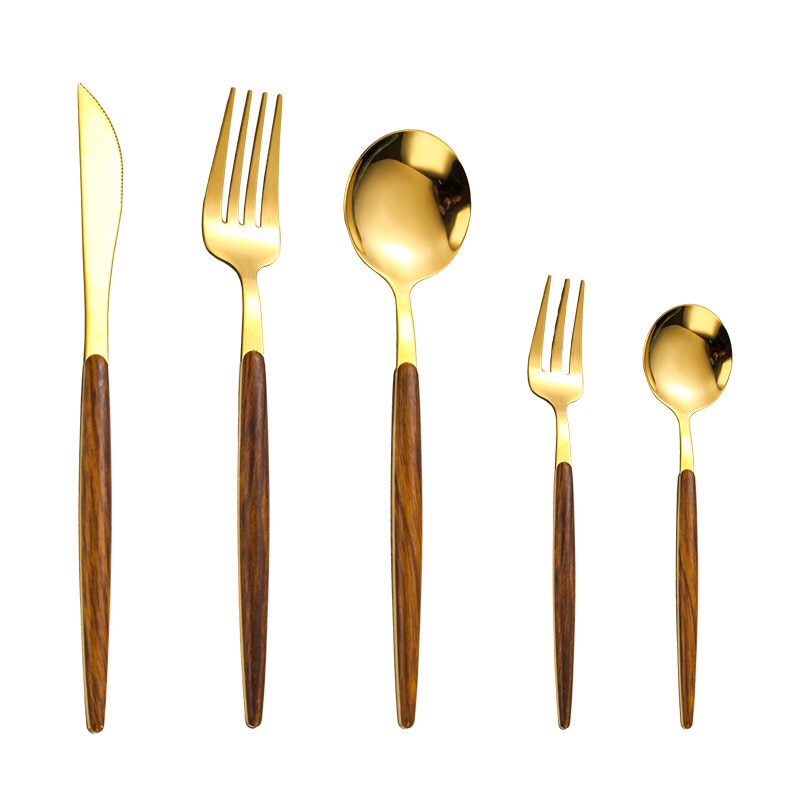 Bestickset med Trähandtag