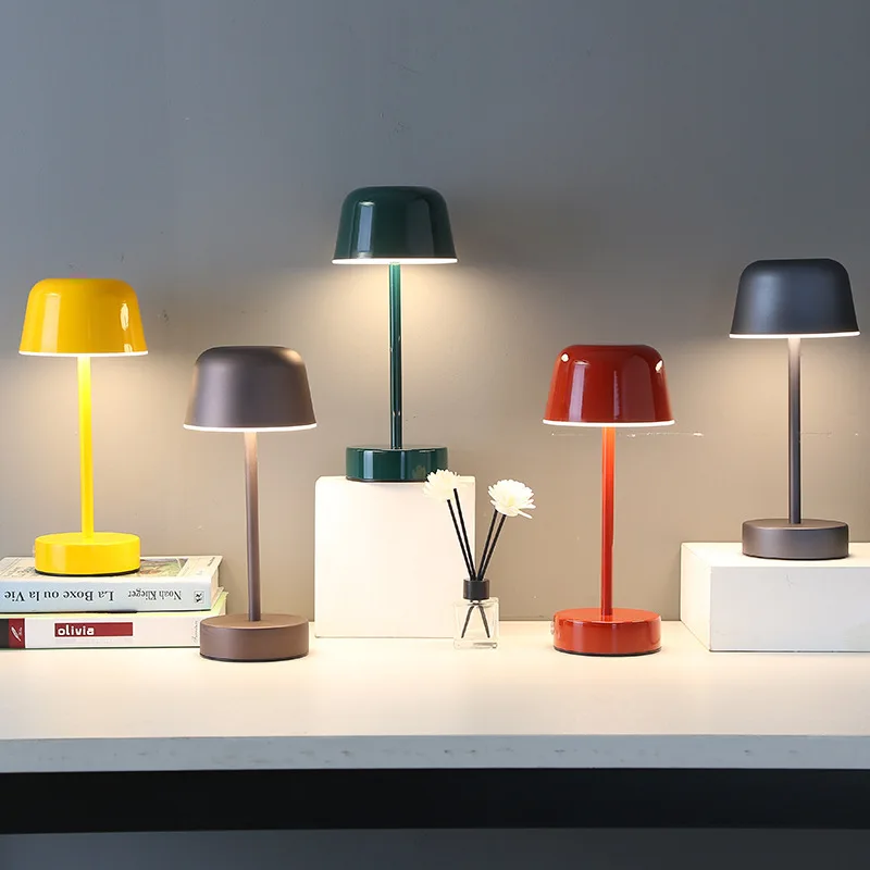 PRISMA PULSE FLARE – Dynamisk LED Bordslampa