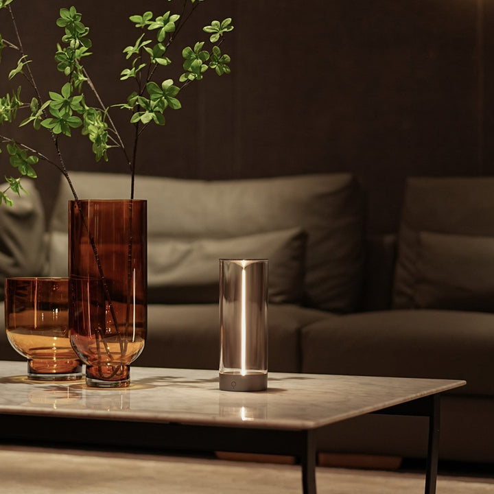 GlowBright | Bärbar LED-lampa med trådlös design
