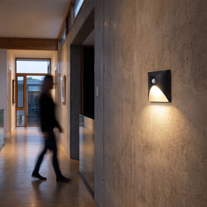 LuminiPath - Vattentät IP65 Vägglampa - Inomhus- och Utomhusvägglampa - Rörelsesensor Vägglampa LED