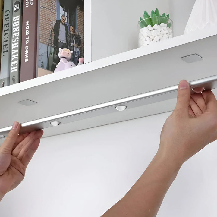 GlowTrack – Rörelsesensor Uppladdningsbar LED-lampa