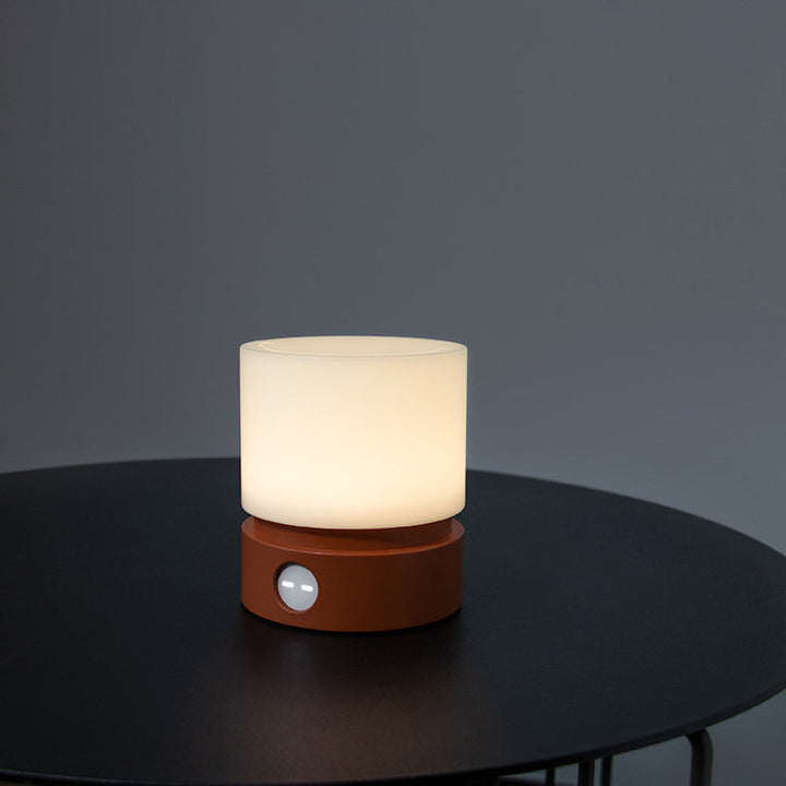 Samtida Nordisk Timer Uppladdningsbar ABS HIPS Silikon Cylinder LED Bordslampa Nattljus för Nattduksbord