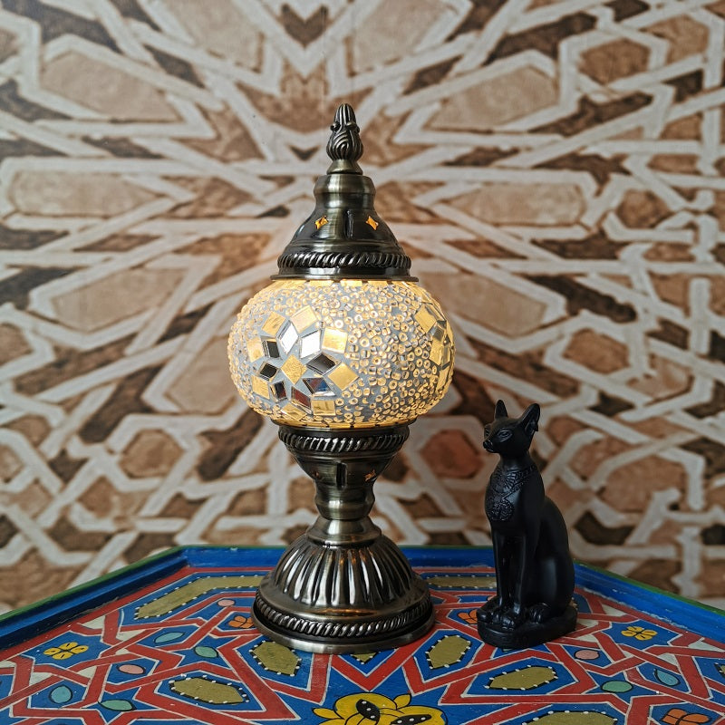 Traditionell Tiffany Oval Glas Järn 1-Lamps Bordslampa för Vardagsrummet