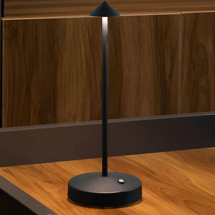 Modern Enkelhet Triangel Kon Rund Akryl Cylinder Järn LED Bordslampa för Vardagsrummet