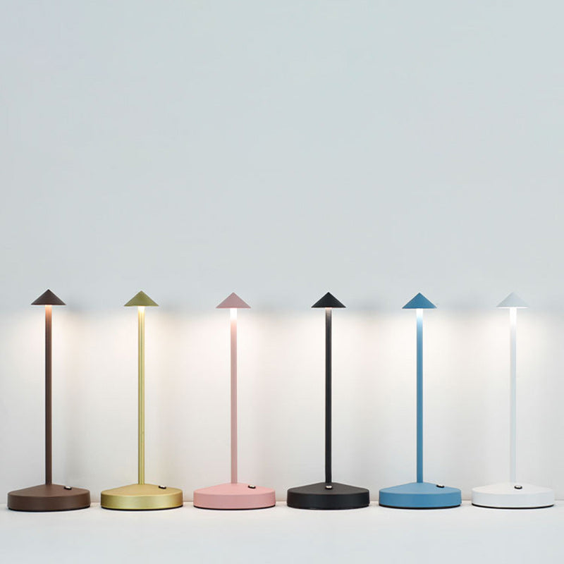 Modern Enkelhet Triangel Kon Rund Akryl Cylinder Järn LED Bordslampa för Vardagsrummet