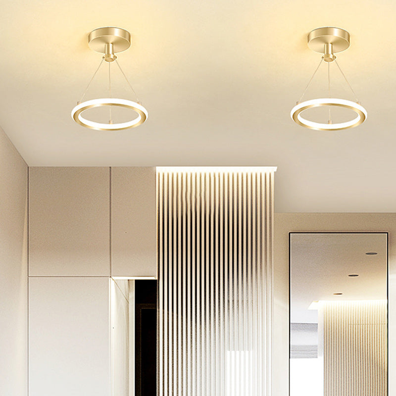 Samtida Nordisk Rund Metall Silika LED Semi-Flush Mount Taklampa för Korridor