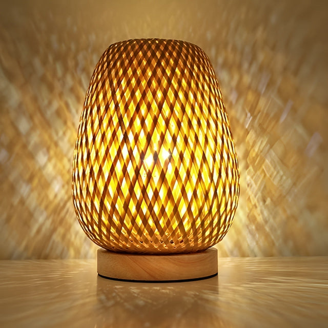 Bordslampa i bambu med USB-strömkälla – Hållbar och energisparande design