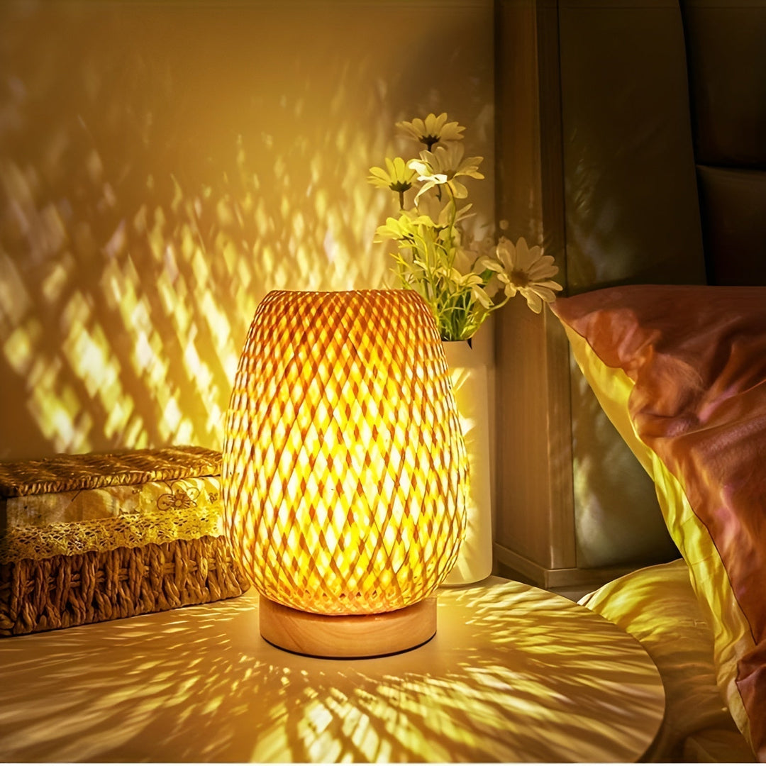 Bordslampa i bambu med USB-strömkälla – Hållbar och energisparande design