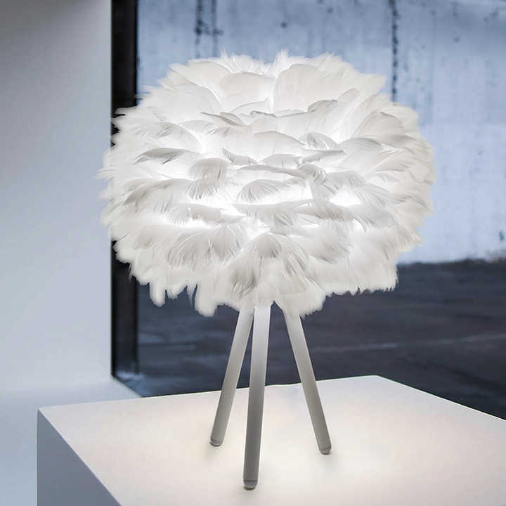 Blossom Bordslampa – Elegant Fjäderdesign med Dimbar Belysning