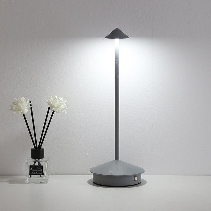 Bärbar bordslampa - Sladdlös lampa inspirerad av dimbar Pina Pro