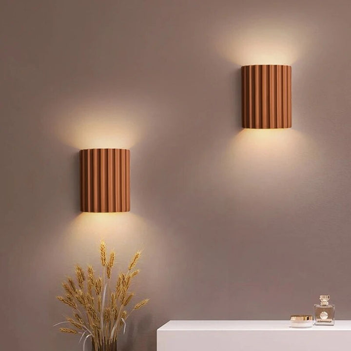WärmeAura | Vägglampa i resin för en varm atmosfär