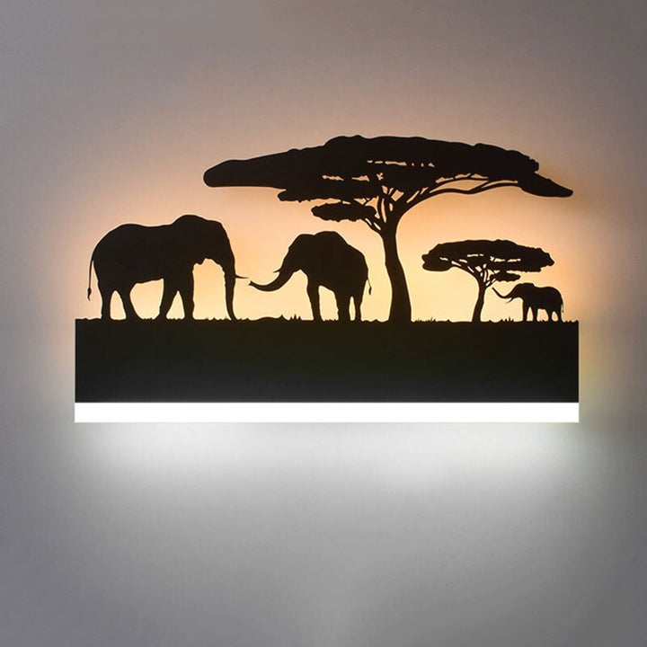 Vägglampa med mångsidig design