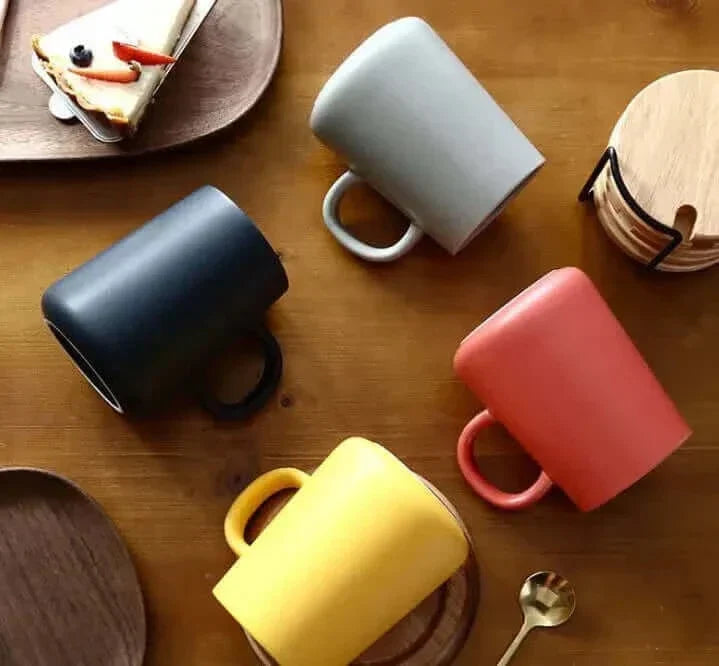 Mycket stor stengods kaffekopp