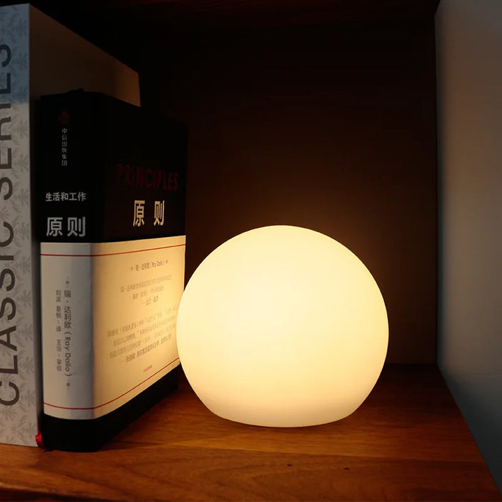 GlowSphere – Bordslampa med modern världslig charm
