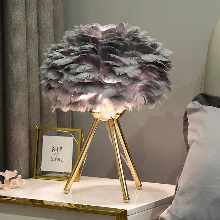 Bordslampa - FeatherLux - Dimbar Ljus - Elegant Fjäderdesign