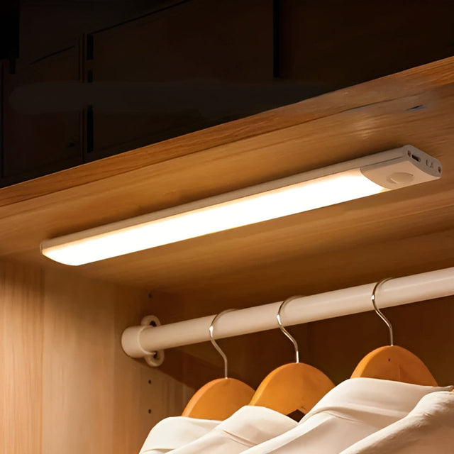 | Uppladdningsbar LED-lampa med innovativ rörelsesensor