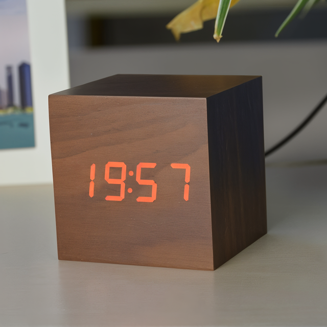 Digital LED Klocka - Kub Klocka - Trä Klocka