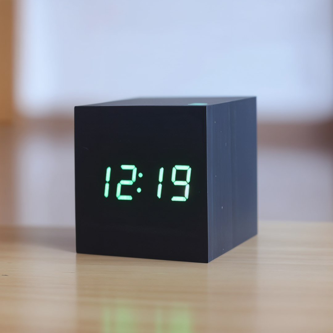 Digital LED Klocka - Kub Klocka - Trä Klocka