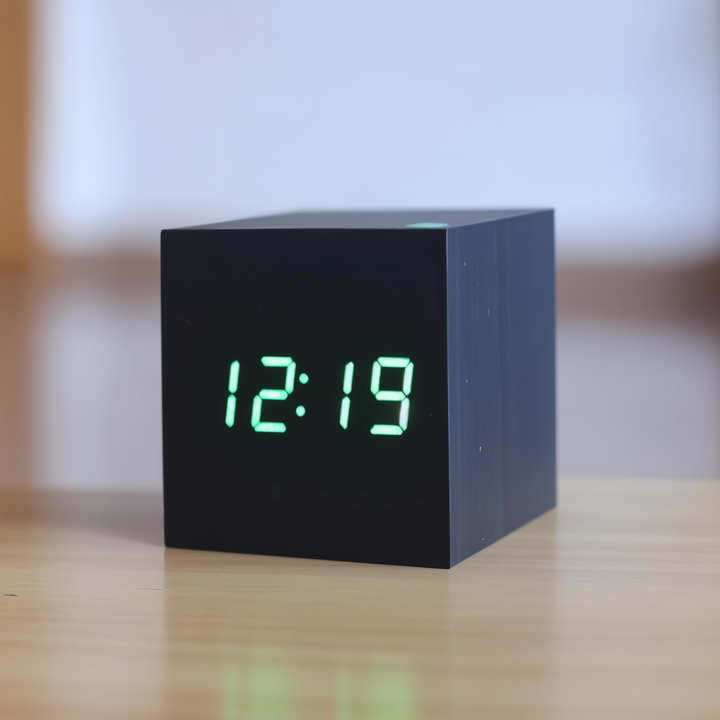 Digital LED Klocka - Kub Klocka - Trä Klocka