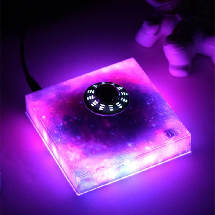 Magnetisk LED Nattlampa med Svävande Rymdskeppsdesign