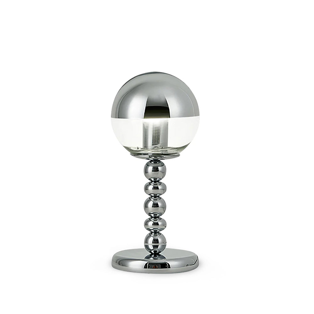 MirrorGlow – Minimalistisk Krom Bordslampa