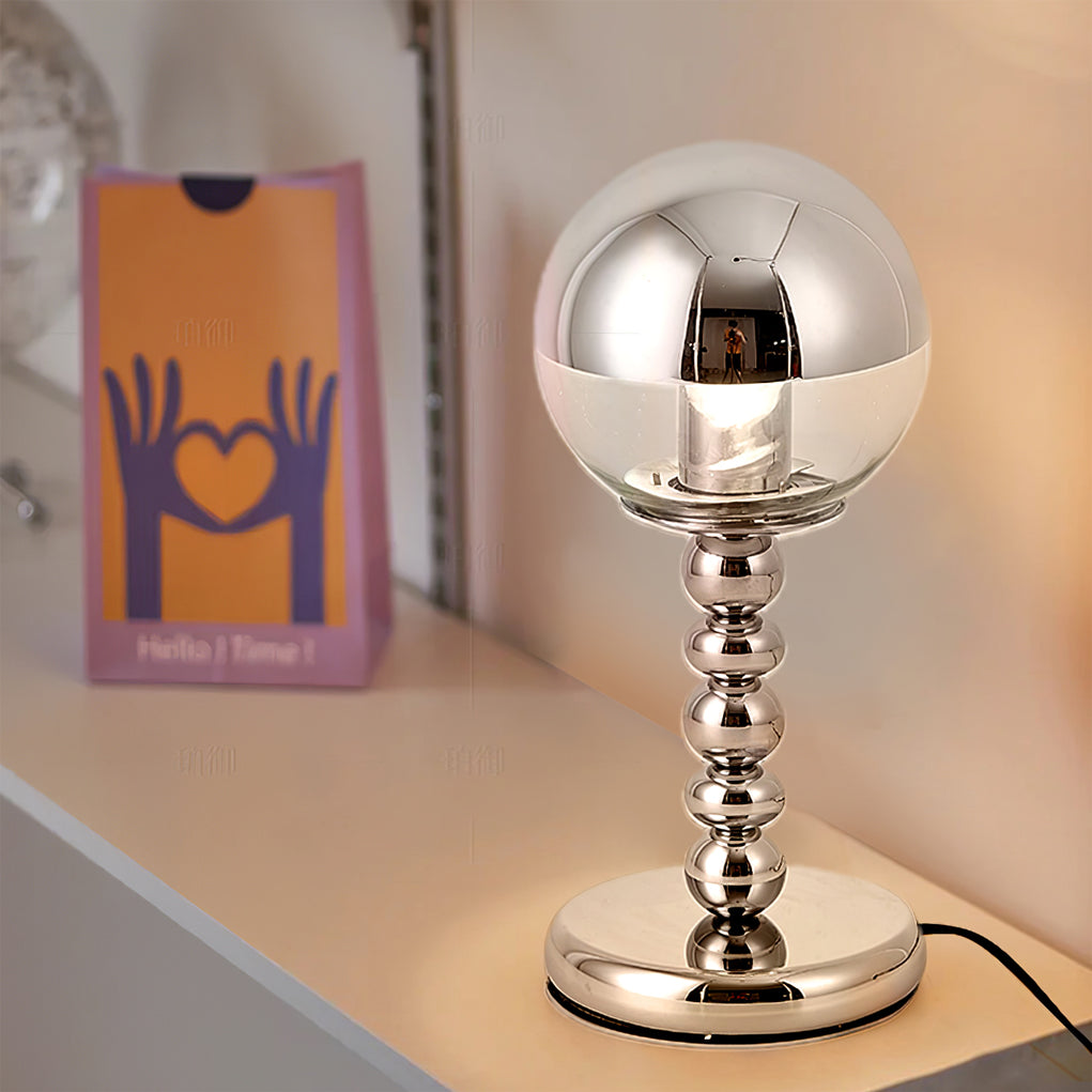 MirrorGlow – Minimalistisk Krom Bordslampa