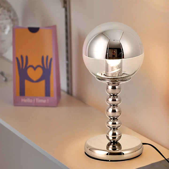 MirrorGlow – Minimalistisk Krom Bordslampa