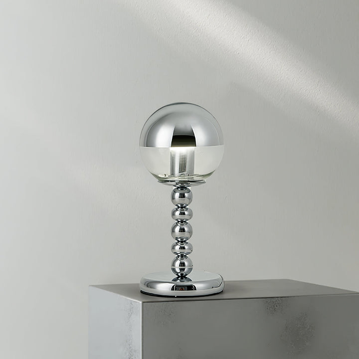 MirrorGlow – Minimalistisk Krom Bordslampa