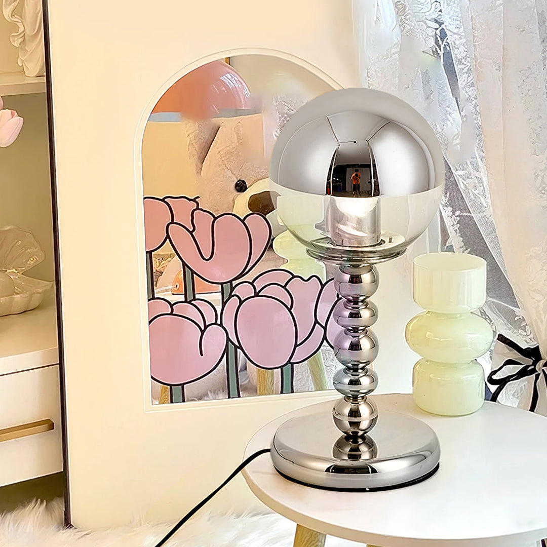 MirrorGlow – Minimalistisk Krom Bordslampa